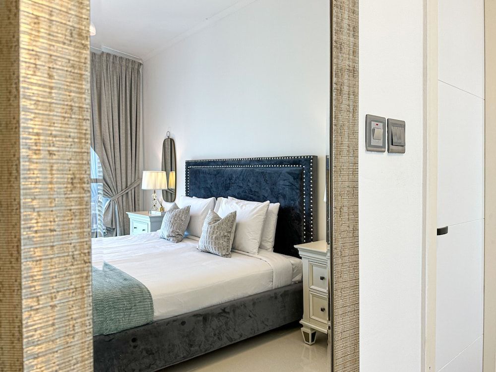 undefined HiGuests - The Marina Torch 6