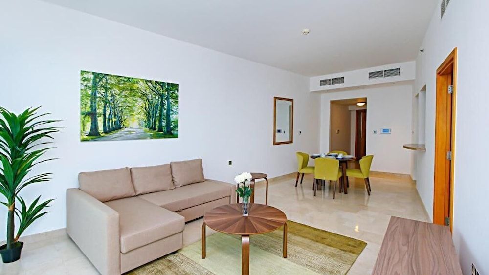 undefined R&H Trident Grand Residences 8