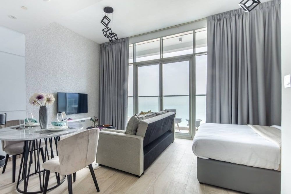 undefined Remarkable Value Studio Apartment In Unbeatable Location! 9