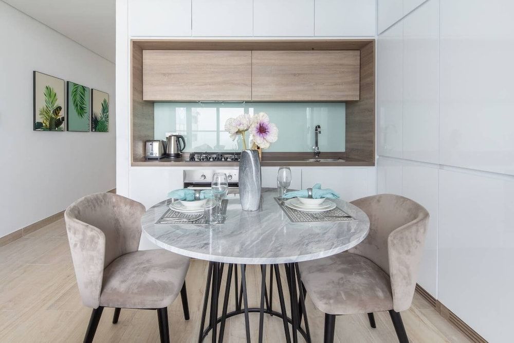 undefined Remarkable Value Studio Apartment In Unbeatable Location! 2