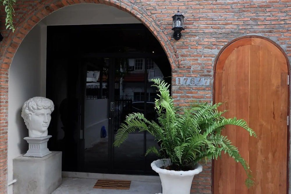 undefined Lion's Den Hotel 2