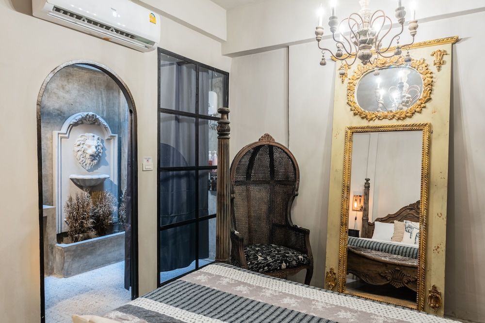 undefined Lion's Den Hotel 5