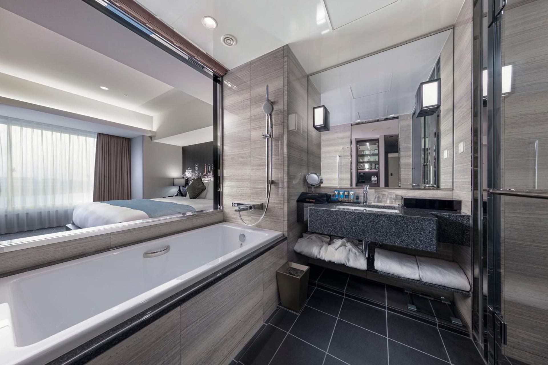 Premier FloorExecutive King Room with River View - Non Smoking