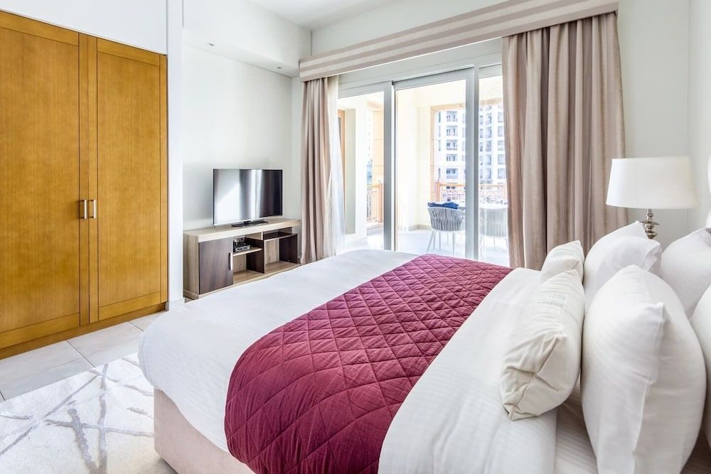undefined Refined 2BR Luxury Apartment at Palm Jumeirah 7