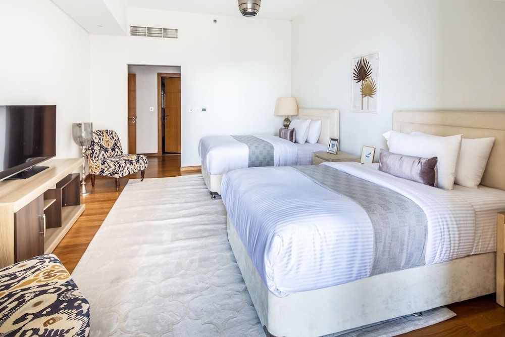 undefined Refined 2BR Luxury Apartment at Palm Jumeirah 8