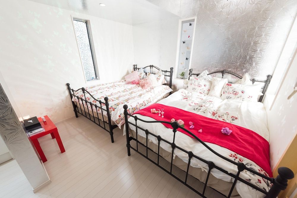 undefined Papillon Paradis Nishi-Shinjuku