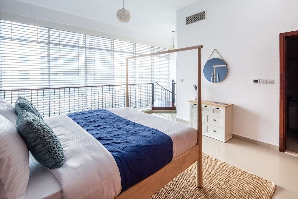 undefined Lively & Spacious 1BR Loft in Dubai Marina 9