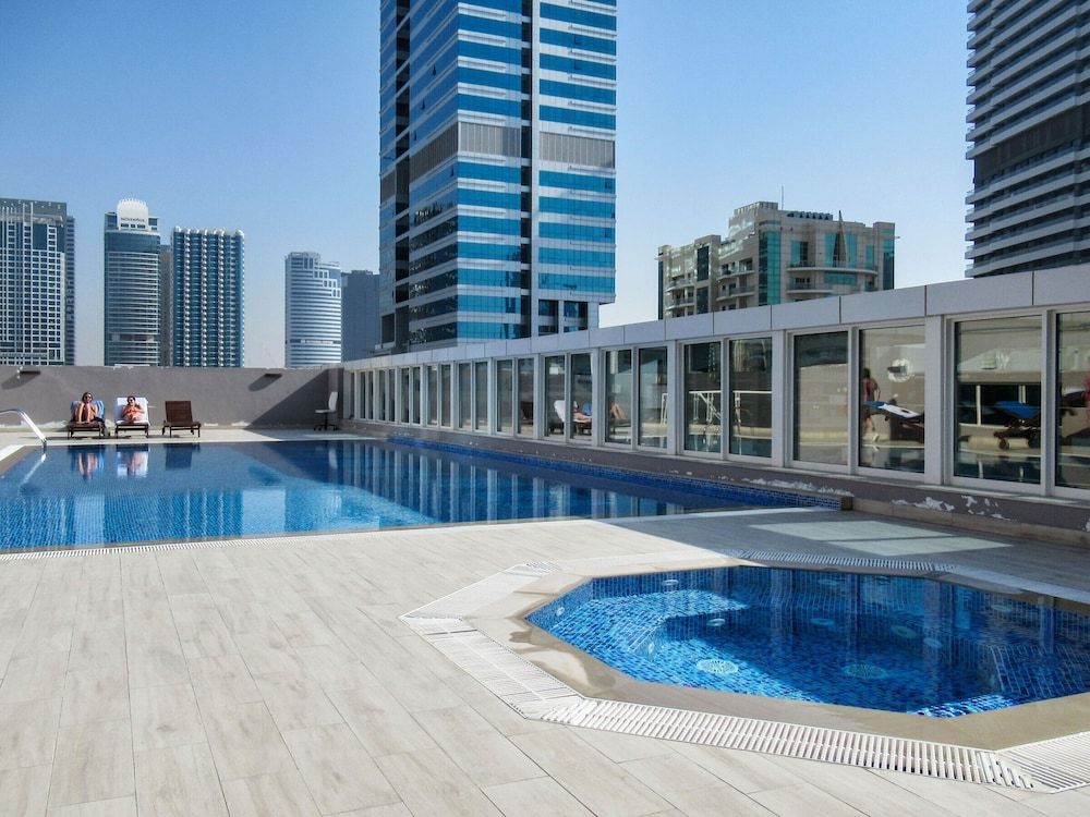 undefined Lively & Spacious 1BR Loft in Dubai Marina 2