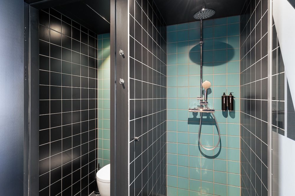 The Social Hub Vienna Executive Double Room 5