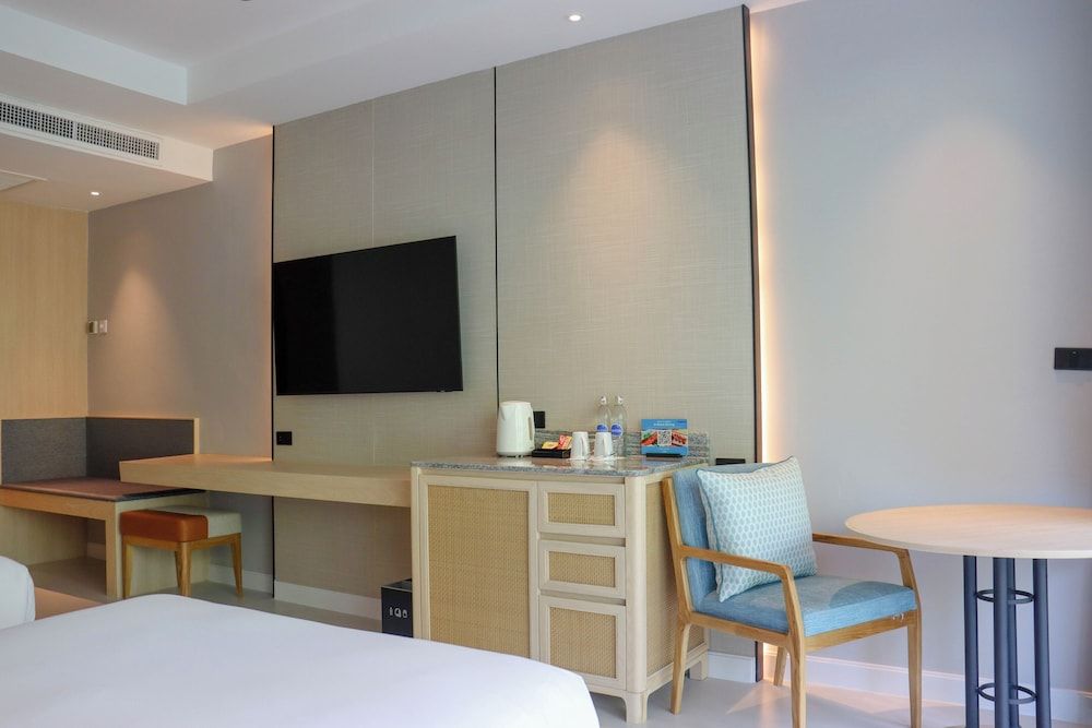 Holiday Ao Nang Beach Resort Krabi Family Garden View Room 17