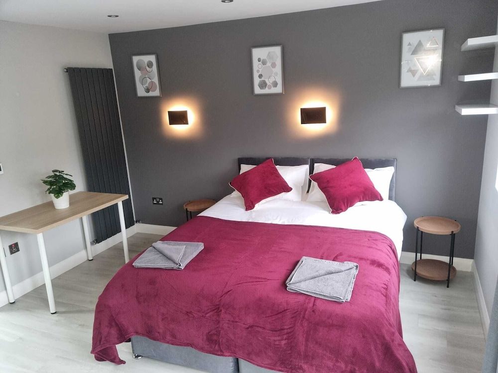 undefined Impeccable 4-bed House in London With Jacuzzi 10