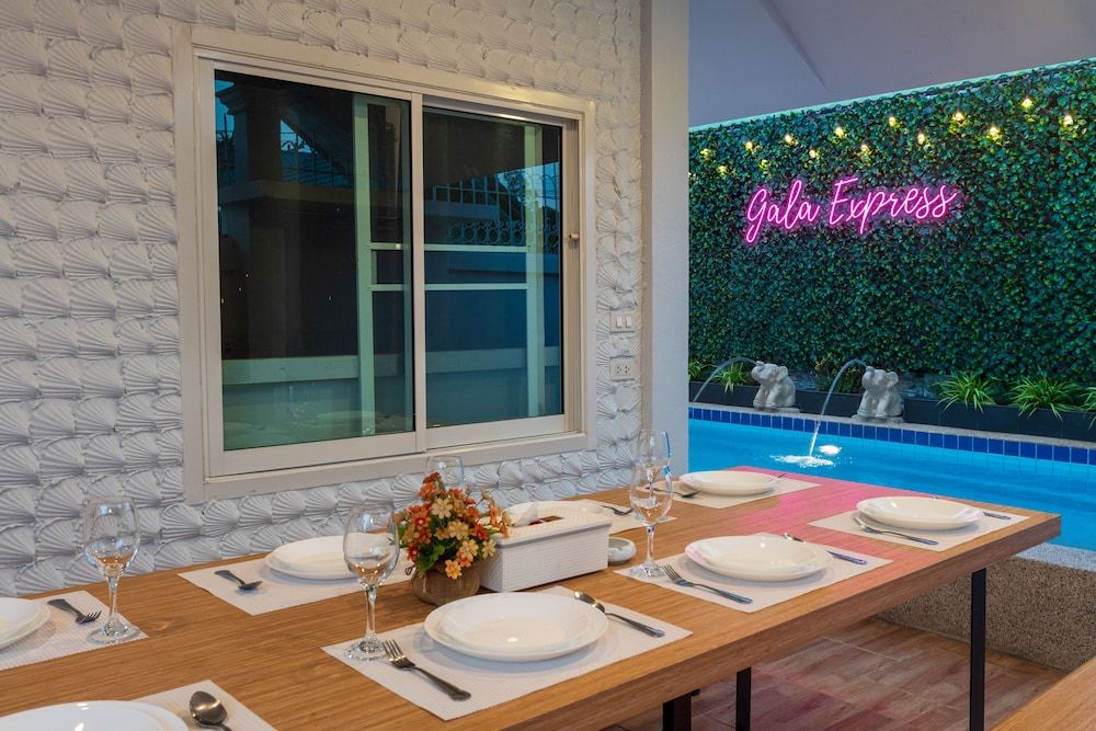 undefined Gala Express 8