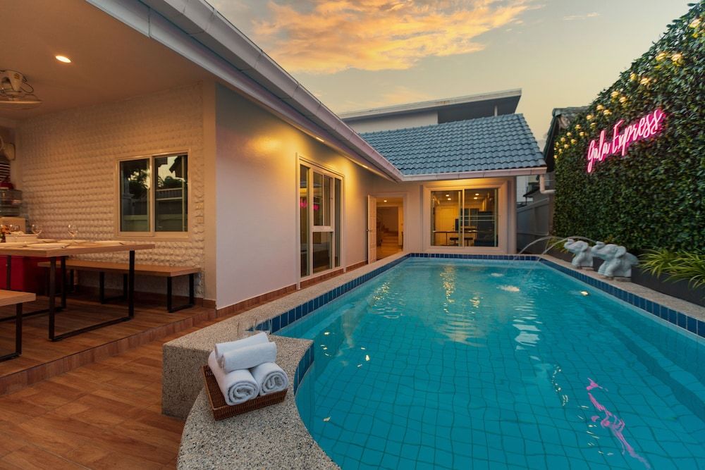 Gala Express Deluxe Villa, 4 Bedrooms, Private Pool 2
