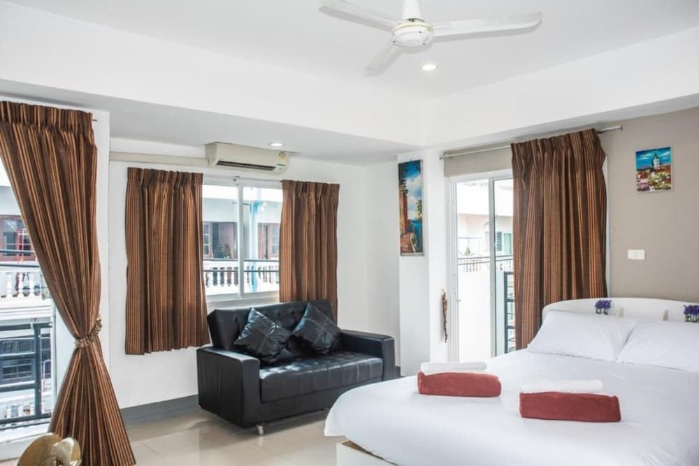 undefined Lighthouse Resort Pattaya 2