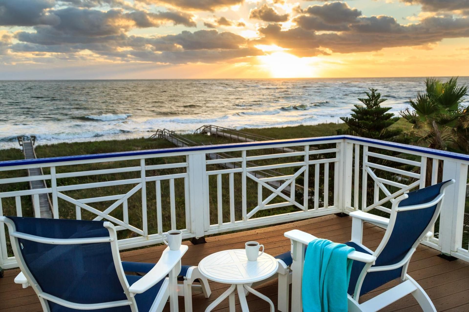 King Suite with Balcony (Lookout)