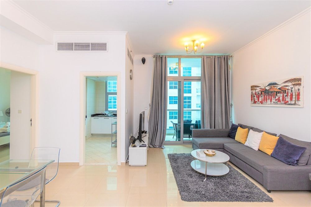 undefined Gorgeous 1 bedroom with balcony in Dubai Marina