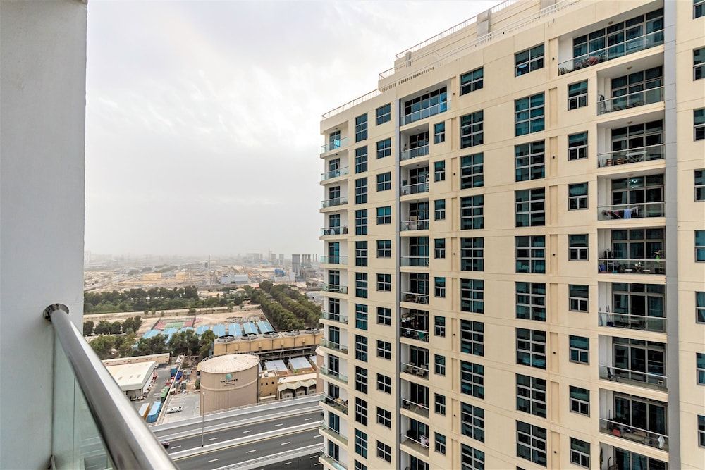 undefined Gorgeous 1 bedroom with balcony in Dubai Marina 2