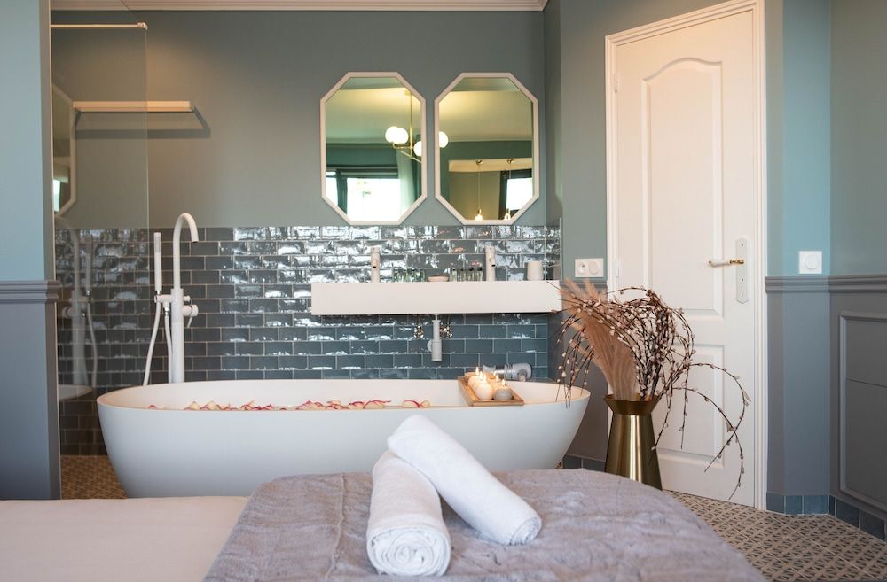 undefined The Parisian Blue Eiffel Tower 6