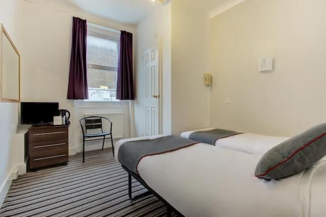 Enrico Hotel Standard Twin Room with Shared Bathroom 2