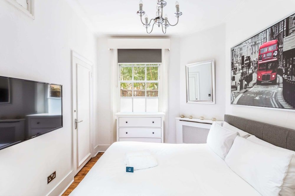 undefined Bright Warwick Chambers Apartment