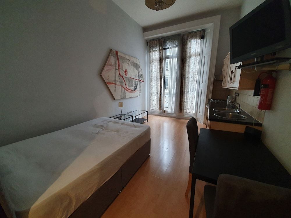 undefined Studio Apartment in South Kensington 15 10
