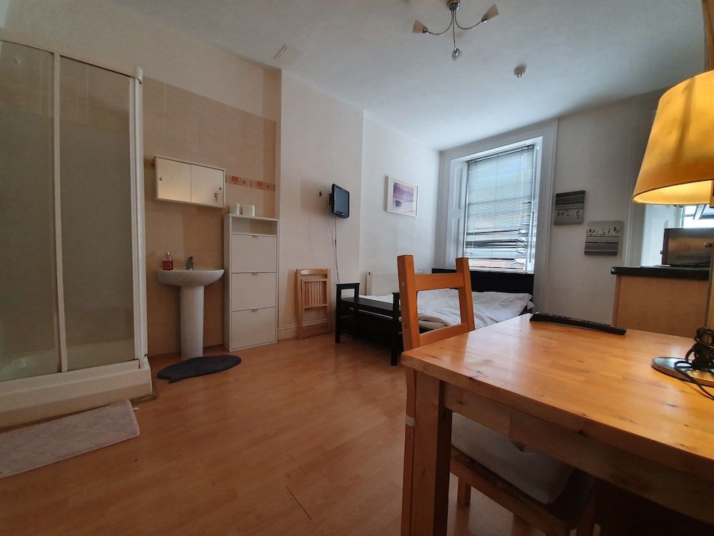 undefined Studio Apartment in South Kensington 15 6