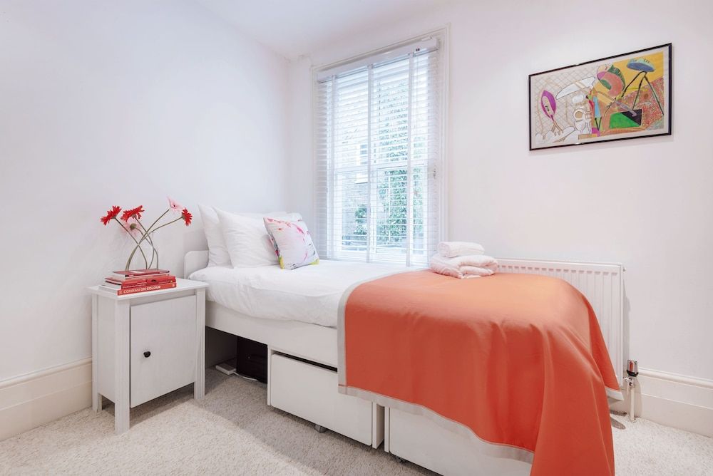 undefined Colourful West Kensington Home Close to Earls Court 7