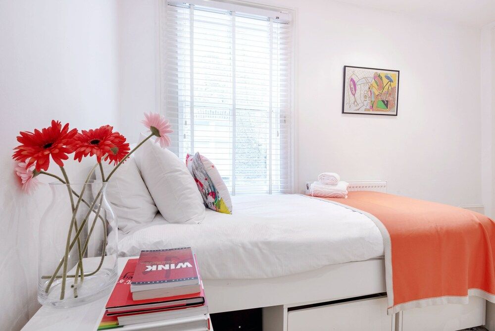 undefined Colourful West Kensington Home Close to Earls Court 9