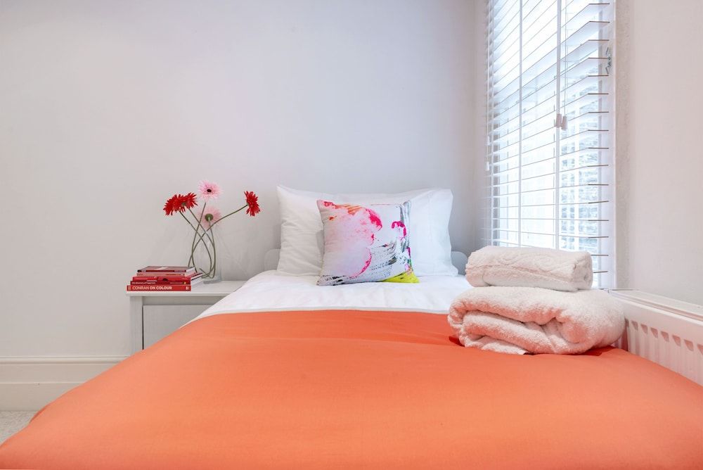 undefined Colourful West Kensington Home Close to Earls Court 8