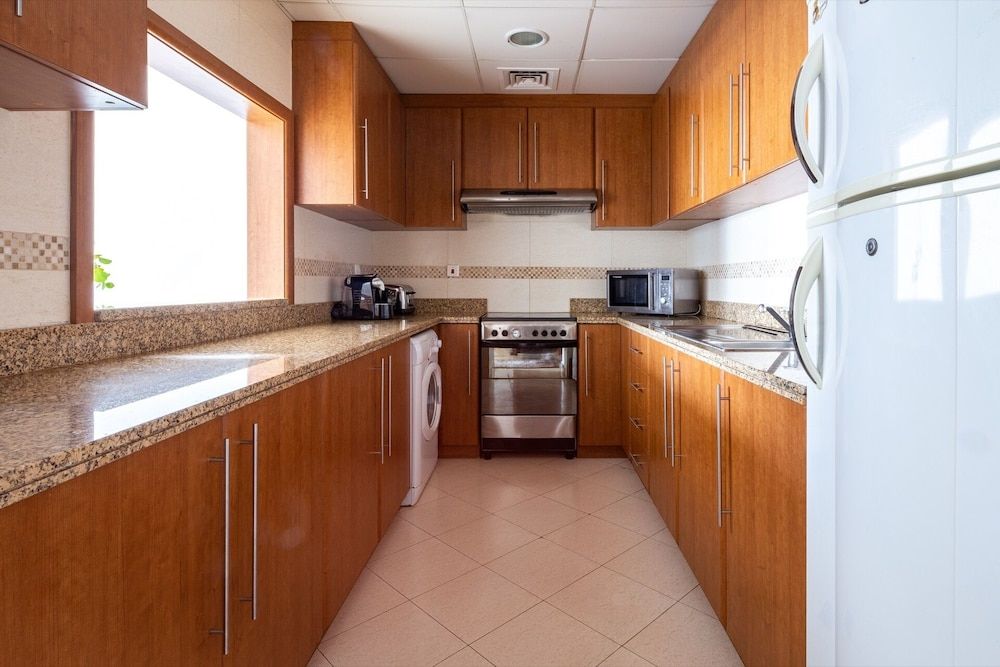 undefined Visually Unique 1BR Apartment in JLT - Sleeps 4! 7