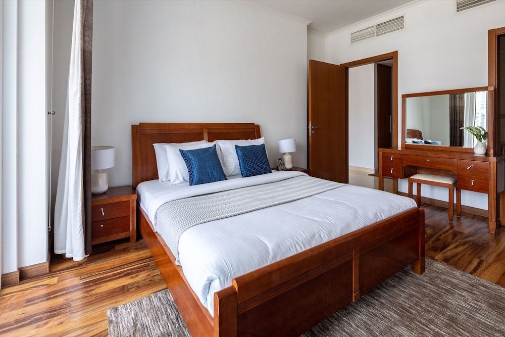 undefined Visually Unique 1BR Apartment in JLT - Sleeps 4! 5