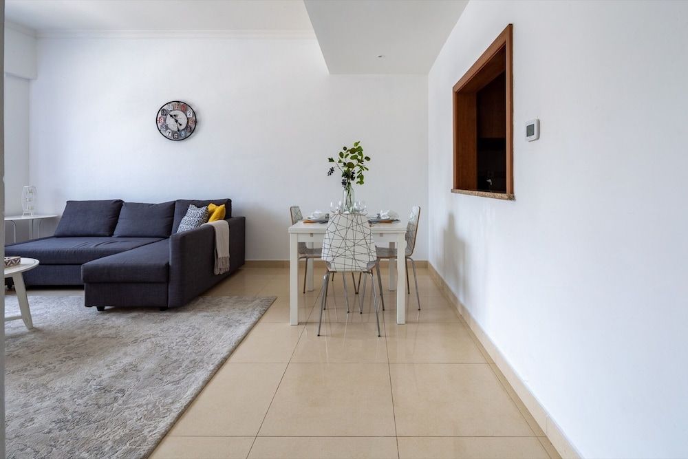 undefined Visually Unique 1BR Apartment in JLT - Sleeps 4! 8