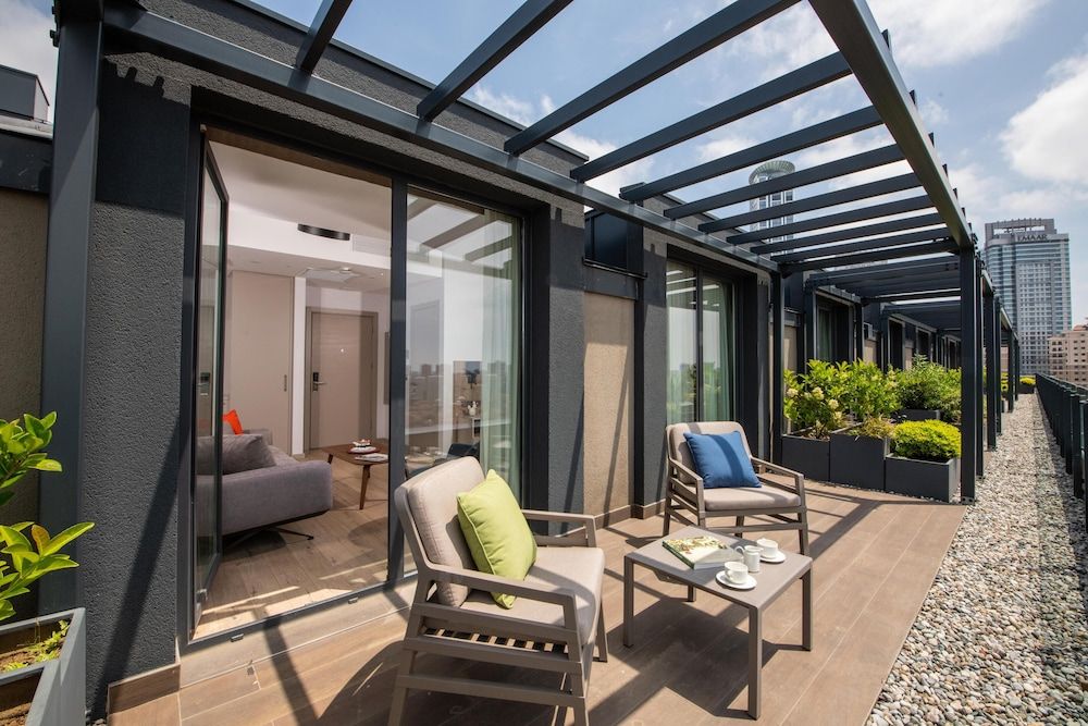 undefined Antwell Suites 3