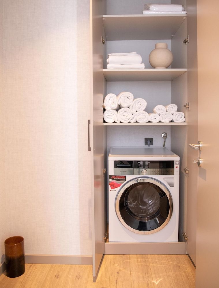 undefined Antwell Suites 4