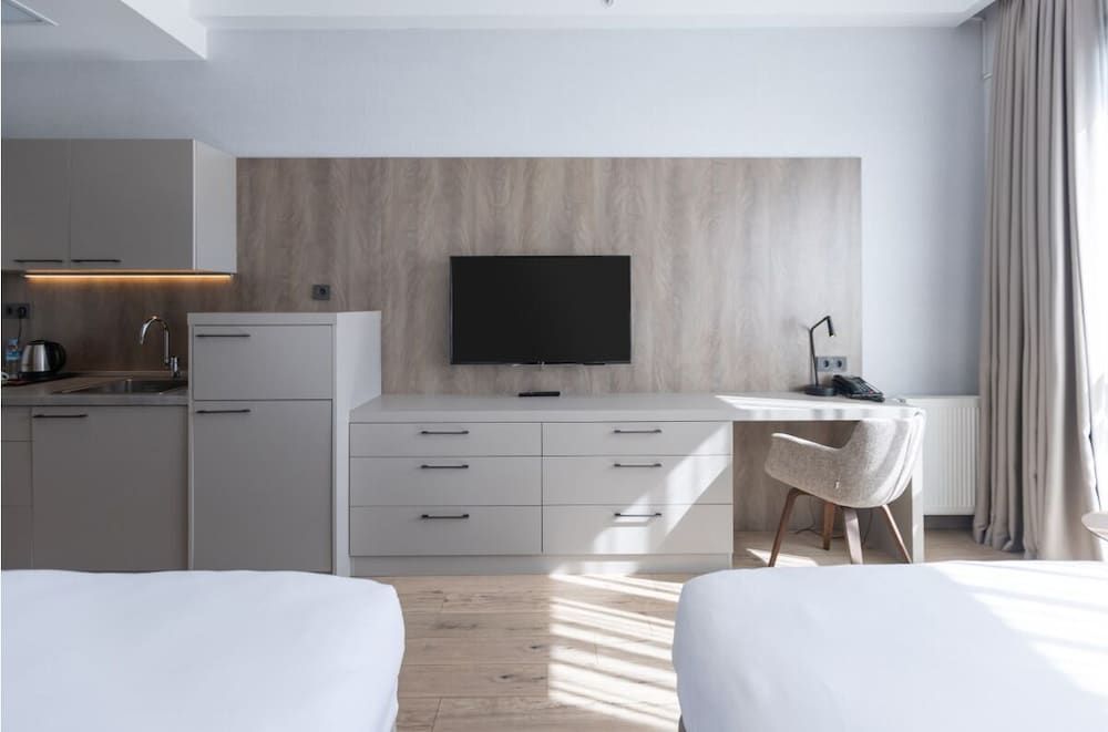 Antwell Suites Standard Twin Room 4