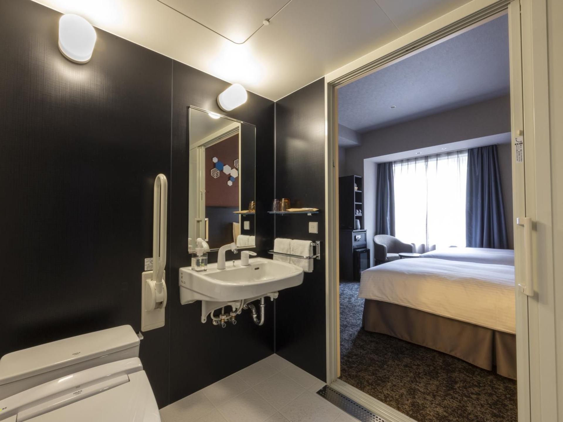 Twin Room with Private Bathroom
