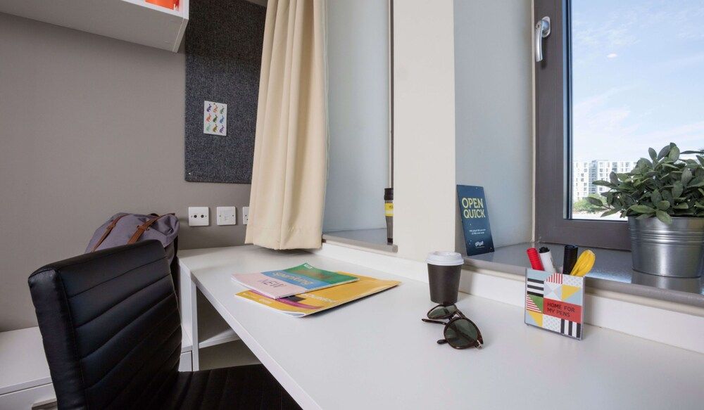 undefined Vibrant Rooms for STUDENTS Only - LONDON 6