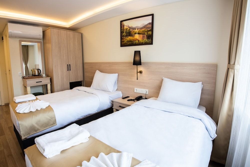 Royal Bosphorus Hotel Standard Double or Twin Room 5