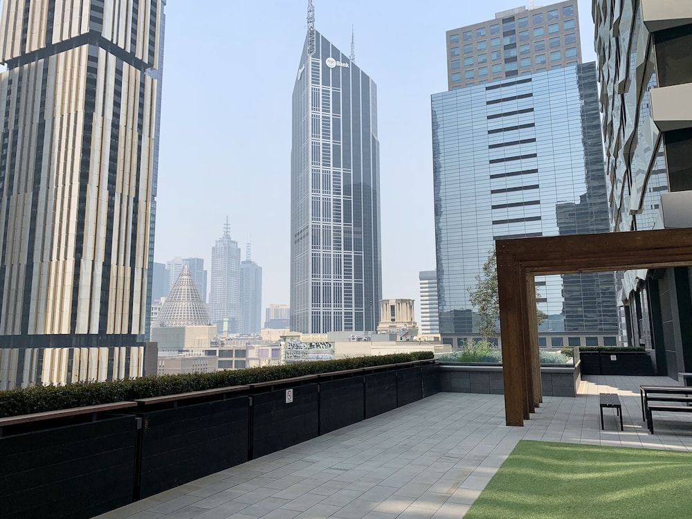 undefined ReadySet Apartments Fulton Lane