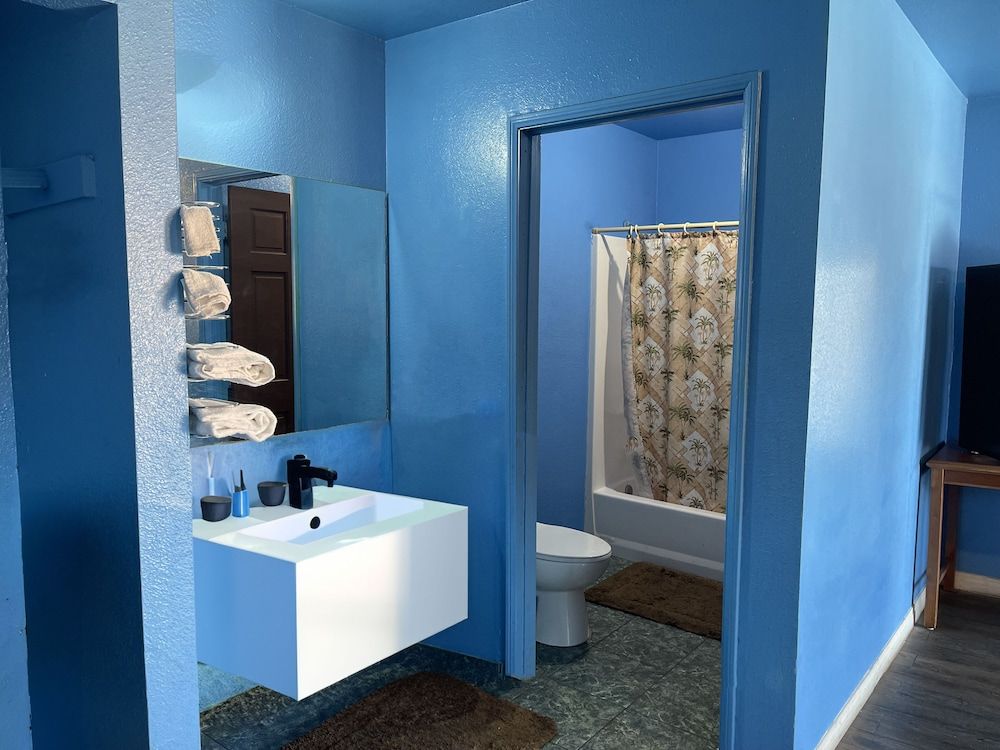 undefined Full Moon Inn 5