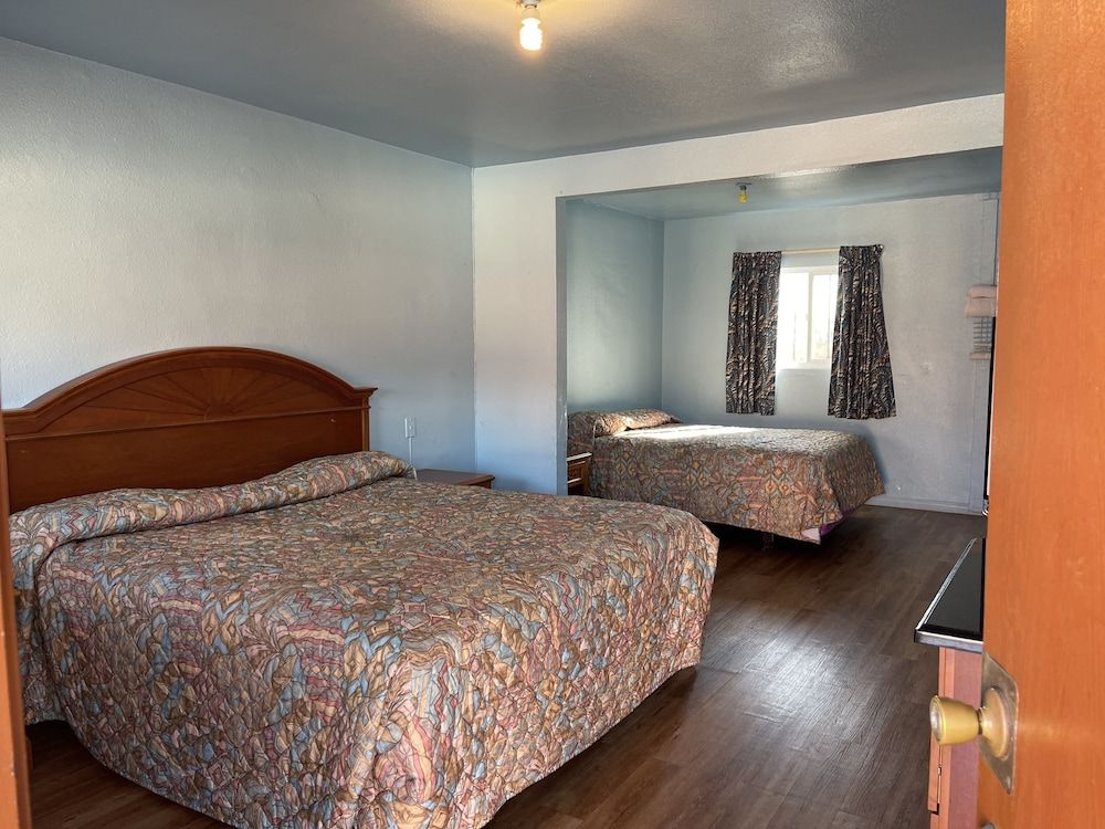 undefined Full Moon Inn 3