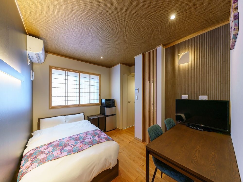 undefined Yadoya Suzume 2