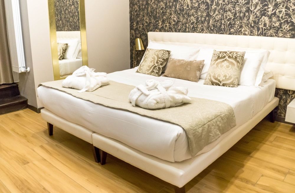 INTOMILAN  Galleria Duomo - Boutique & Design Aparthotel Deluxe Double or Twin Room 2