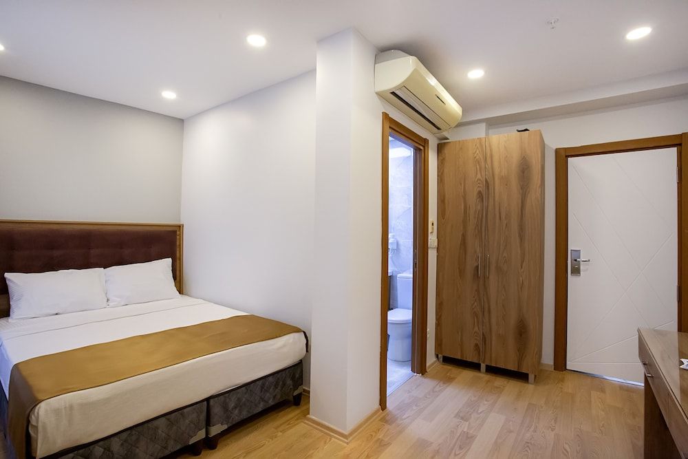 undefined West Palace Hotel