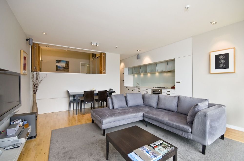 Lake View Swiss-SuperSuite One Bedroom