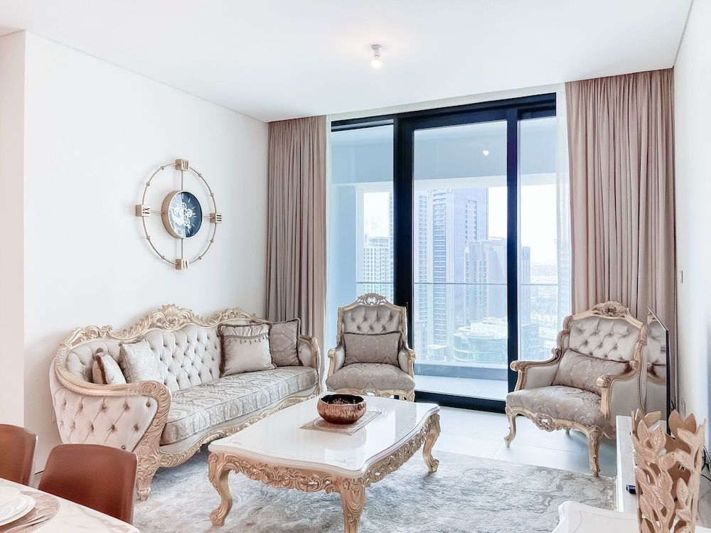 Jumeirah Gate Tower - Luton Vacation Homes