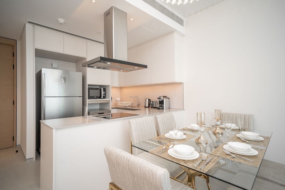 Jumeirah Gate Tower - Luton Vacation Homes