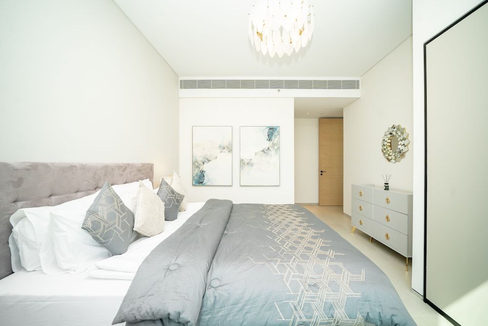 Jumeirah Gate Tower - Luton Vacation Homes