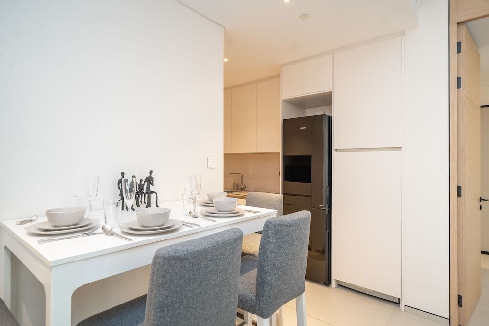 Jumeirah Gate Tower - Luton Vacation Homes