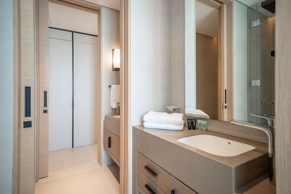 Jumeirah Gate Tower - Luton Vacation Homes Premium Apartment 12